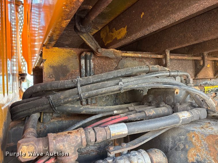 image for item FK1307 1994 International 4900 dump truck