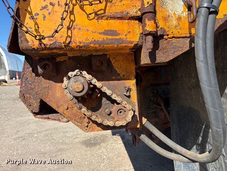 image for item FK1307 1994 International 4900 dump truck