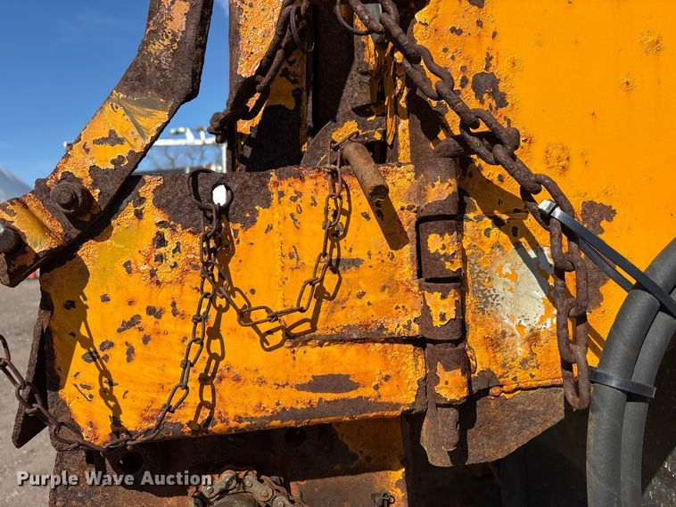 image for item FK1307 1994 International 4900 dump truck