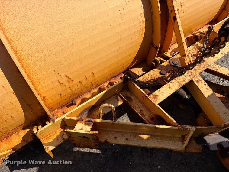 image for item FK1307 1994 International 4900 dump truck