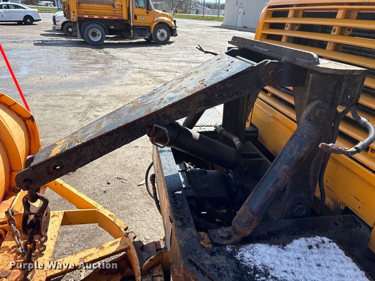 image for item FK1307 1994 International 4900 dump truck