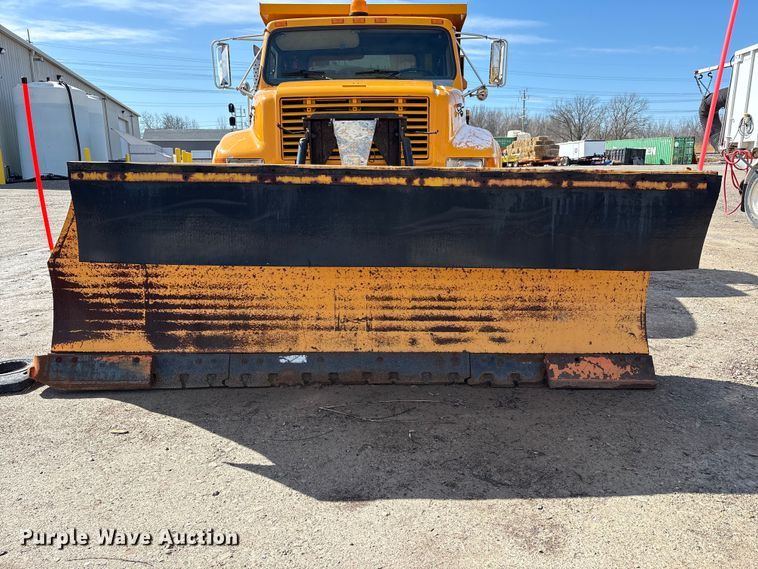 image for item FK1307 1994 International 4900 dump truck