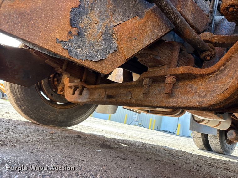 image for item FK1307 1994 International 4900 dump truck