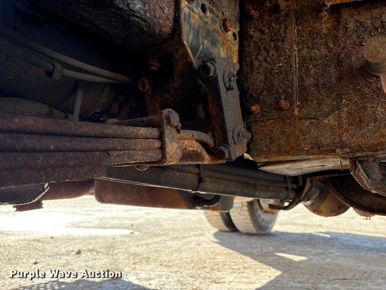 image for item FK1307 1994 International 4900 dump truck