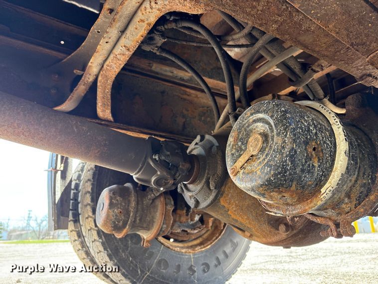 image for item FK1307 1994 International 4900 dump truck