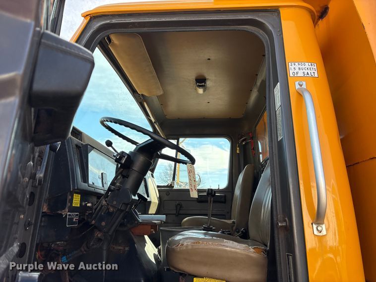 image for item FK1307 1994 International 4900 dump truck