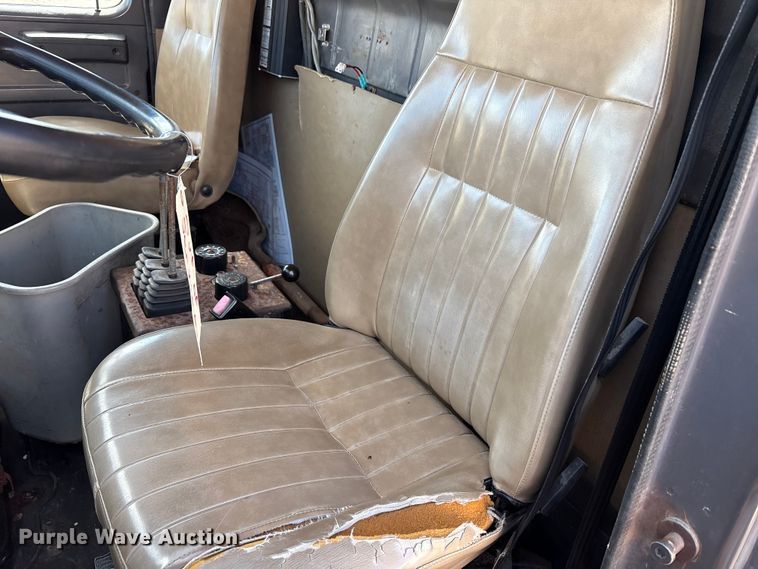 image for item FK1307 1994 International 4900 dump truck