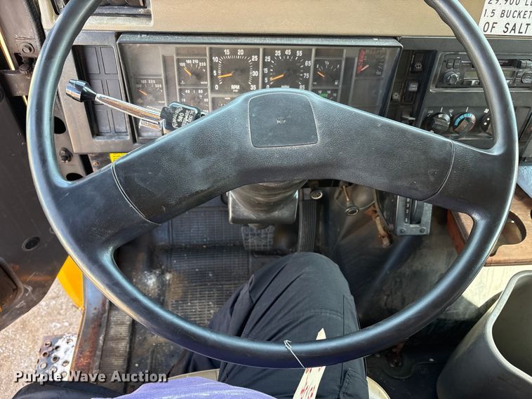 image for item FK1307 1994 International 4900 dump truck