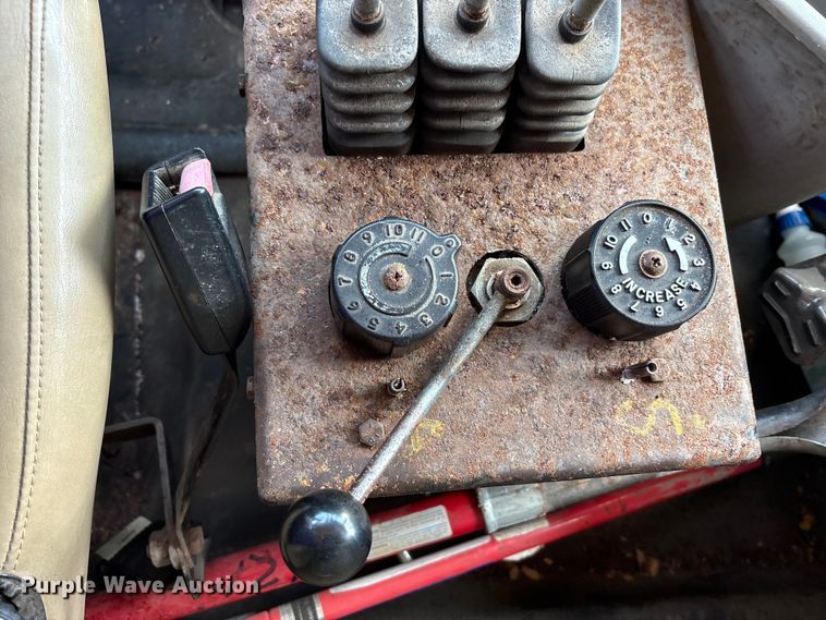 image for item FK1307 1994 International 4900 dump truck