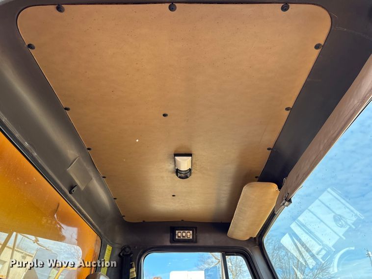 image for item FK1307 1994 International 4900 dump truck