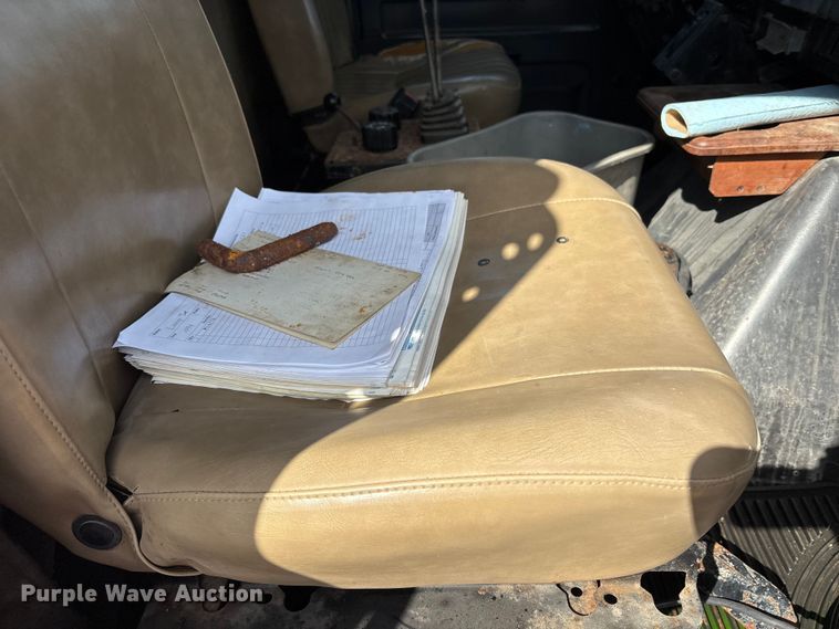 image for item FK1307 1994 International 4900 dump truck