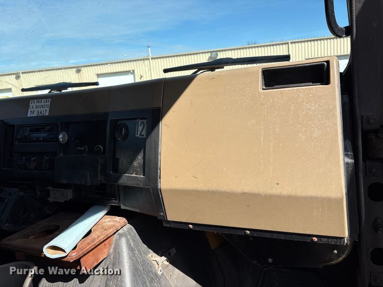 image for item FK1307 1994 International 4900 dump truck