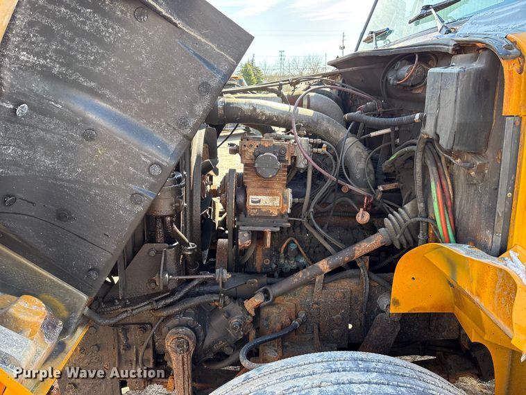 image for item FK1307 1994 International 4900 dump truck