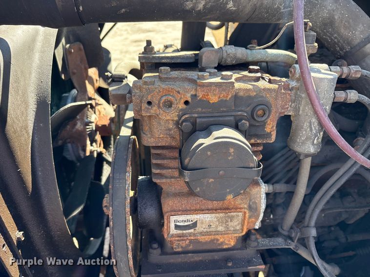 image for item FK1307 1994 International 4900 dump truck