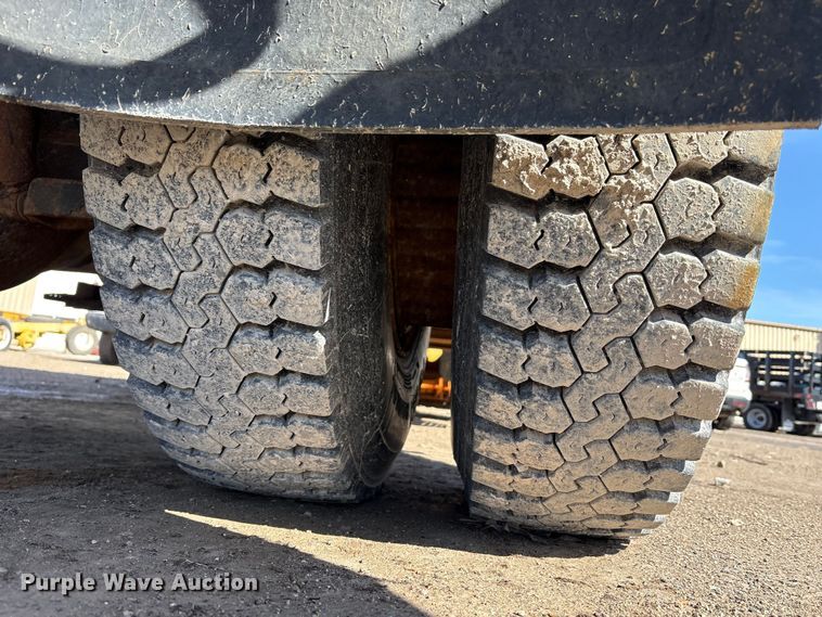 image for item FK1307 1994 International 4900 dump truck