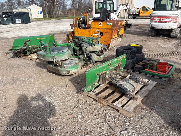 image for item FK1314 2013 John Deere 1445 series II lawn mower