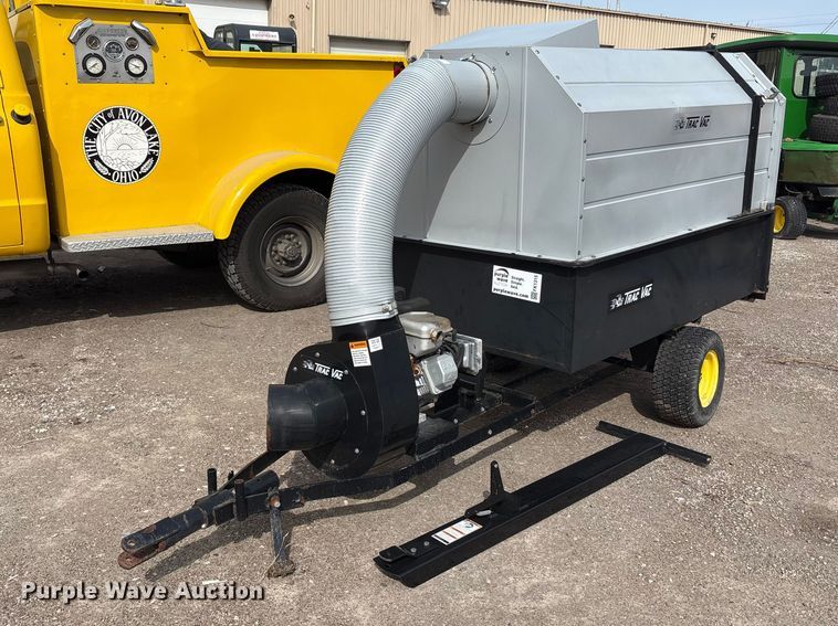 image for item FK1315 Trac Vac 880 leaf vacuum