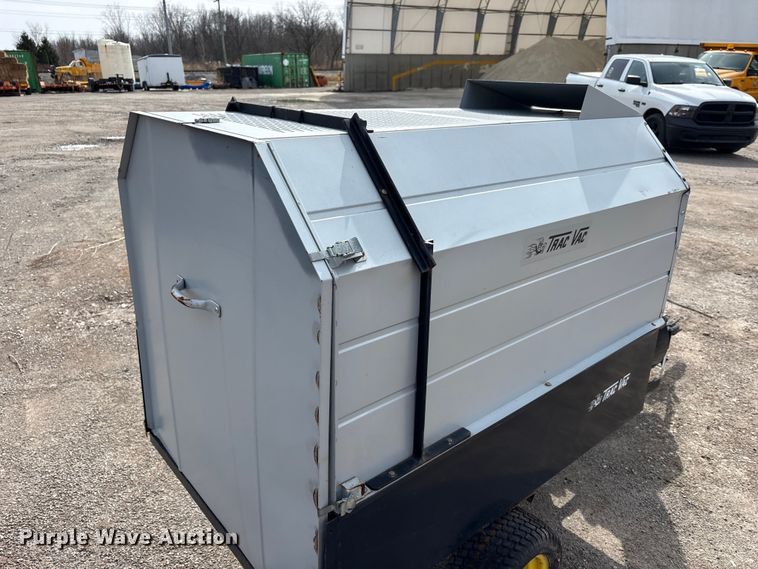 image for item FK1315 Trac Vac 880 leaf vacuum