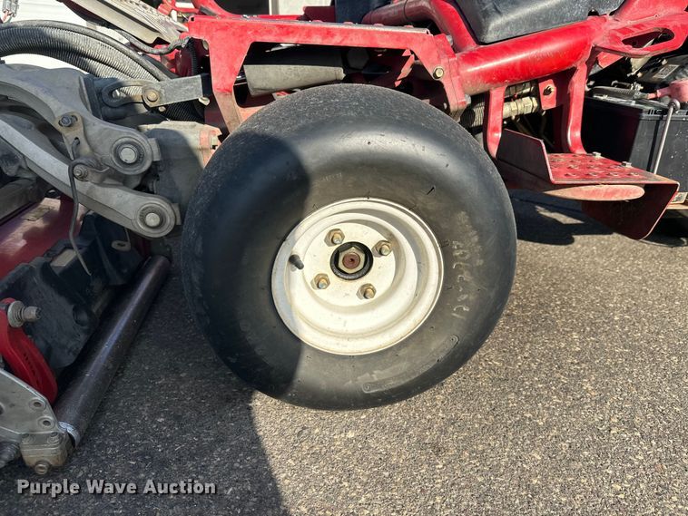 image for item FK1823 2014 Toro Greensmaster 3300 Triflex reel mower