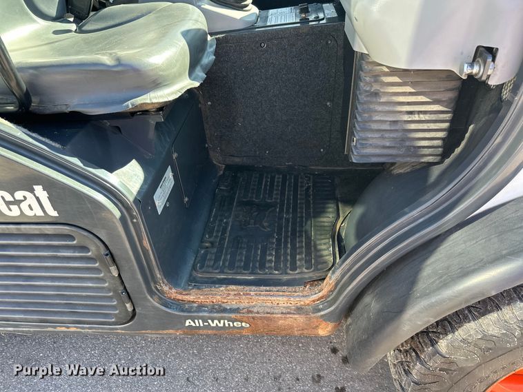 image for item FK1832 2019 Bobcat 5600 utility vehicle
