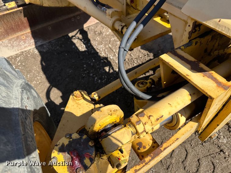 image for item FK1836 2000 Champion C70A26 motor grader