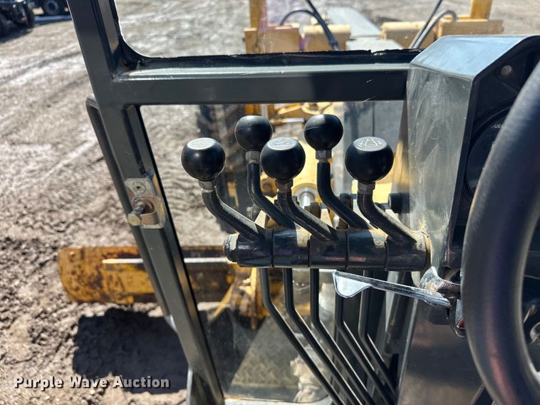 image for item FK1836 2000 Champion C70A26 motor grader