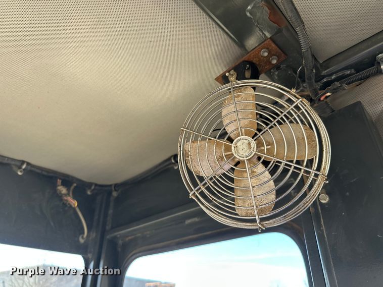 image for item FK1836 2000 Champion C70A26 motor grader