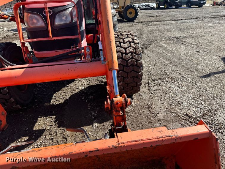 image for item FK1838 Kubota M7040D MFWD tractor