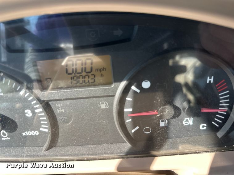 image for item FK1838 Kubota M7040D MFWD tractor