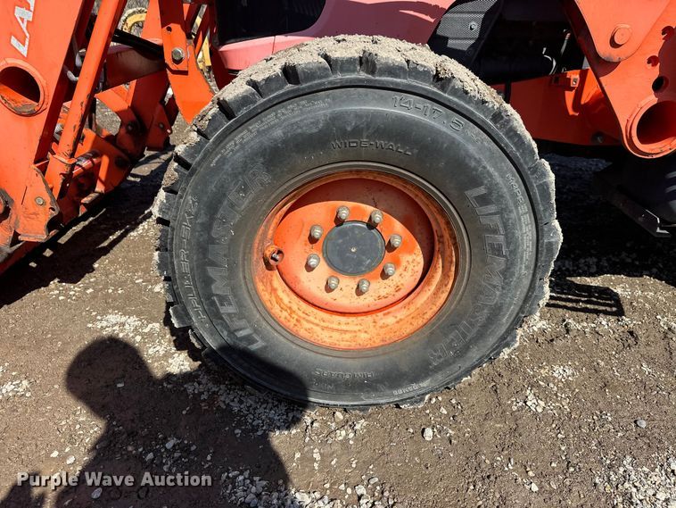 image for item FK1838 Kubota M7040D MFWD tractor