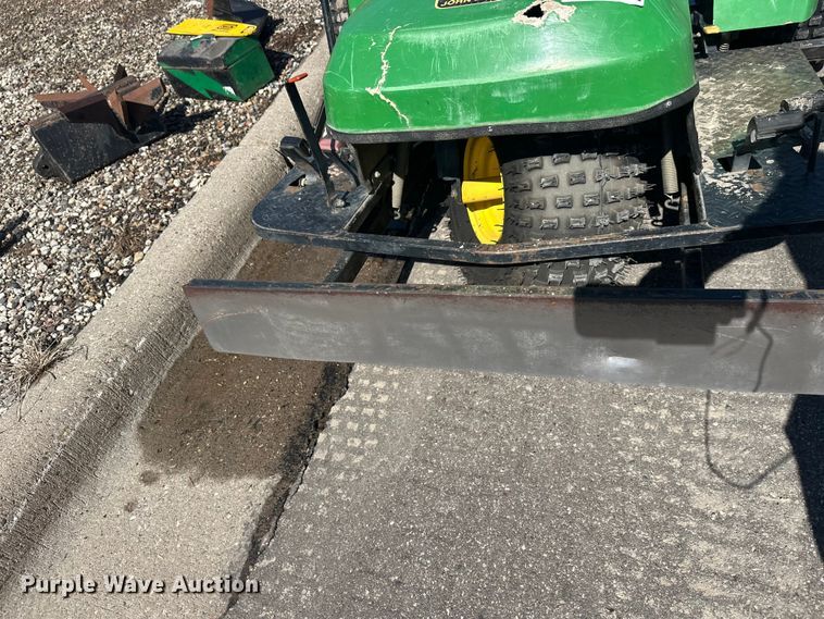 image for item FK1842 John Deere 1200a bunker rake