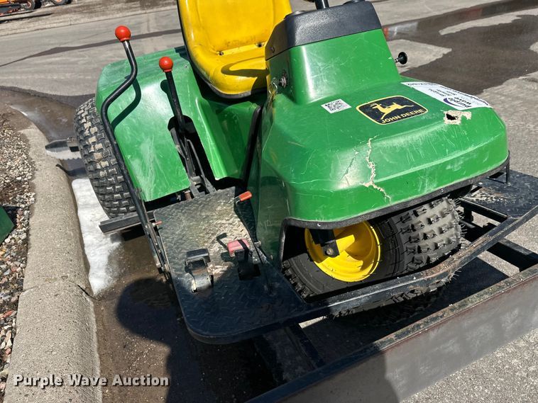 image for item FK1842 John Deere 1200a bunker rake