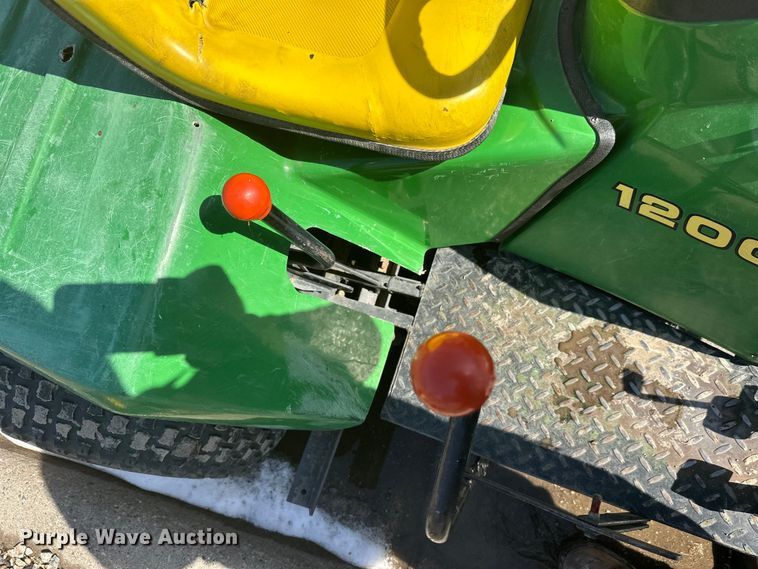 image for item FK1842 John Deere 1200a bunker rake