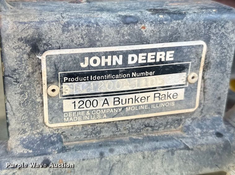 image for item FK1842 John Deere 1200a bunker rake