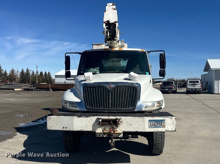 image for item FK1845 2006 International 4300 bucket truck