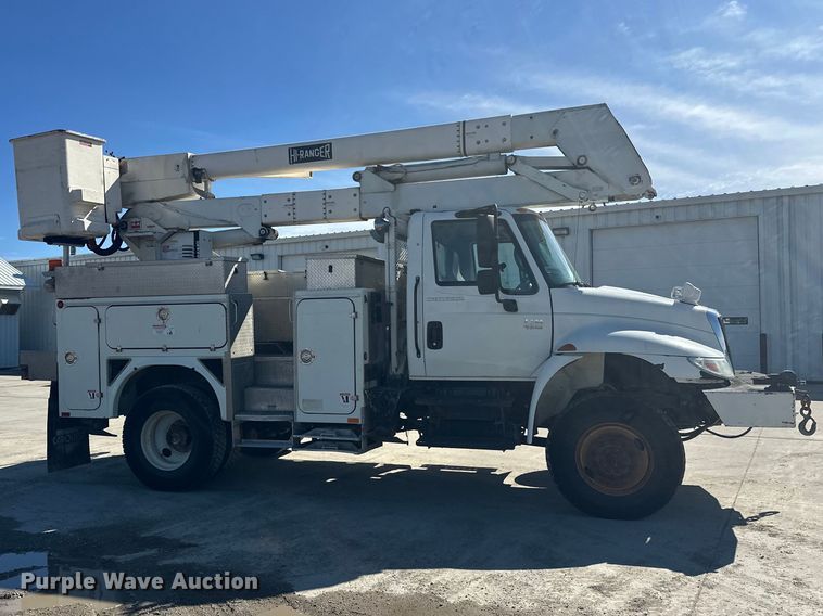 image for item FK1845 2006 International 4300 bucket truck