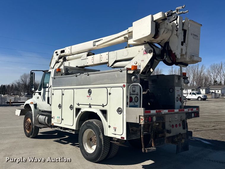 image for item FK1845 2006 International 4300 bucket truck