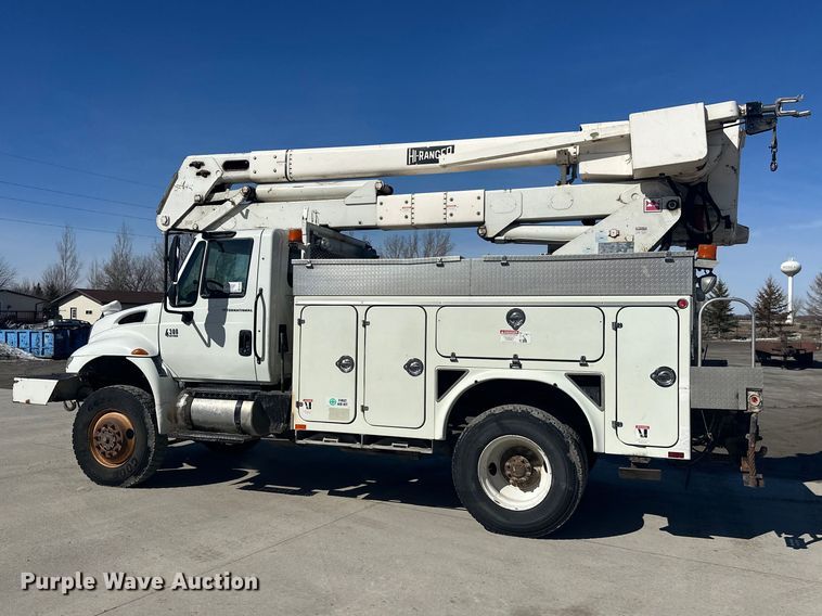 image for item FK1845 2006 International 4300 bucket truck