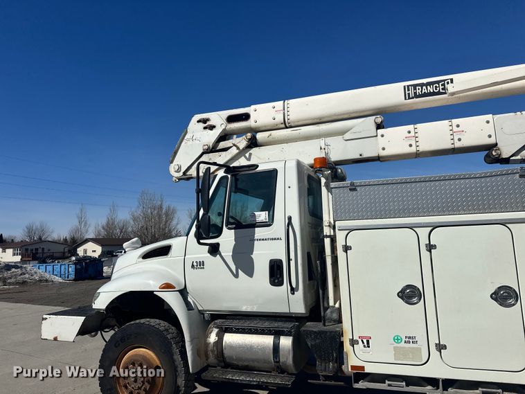 image for item FK1845 2006 International 4300 bucket truck