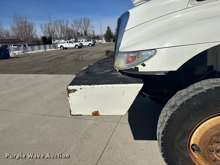 image for item FK1845 2006 International 4300 bucket truck