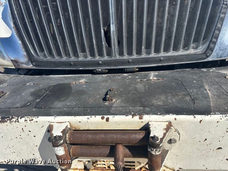 image for item FK1845 2006 International 4300 bucket truck