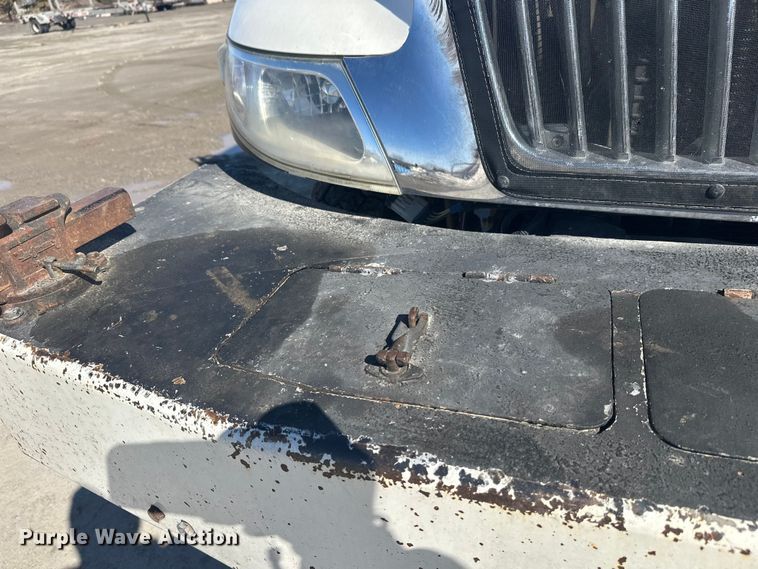 image for item FK1845 2006 International 4300 bucket truck