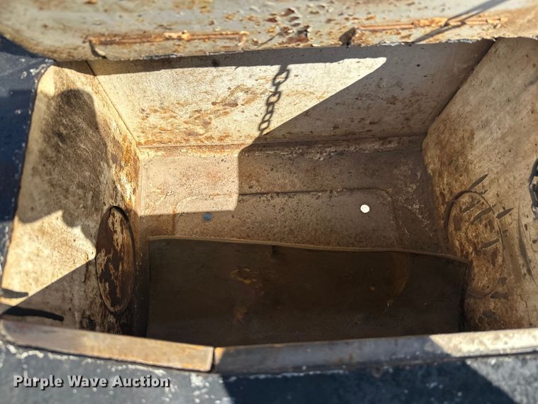 image for item FK1845 2006 International 4300 bucket truck