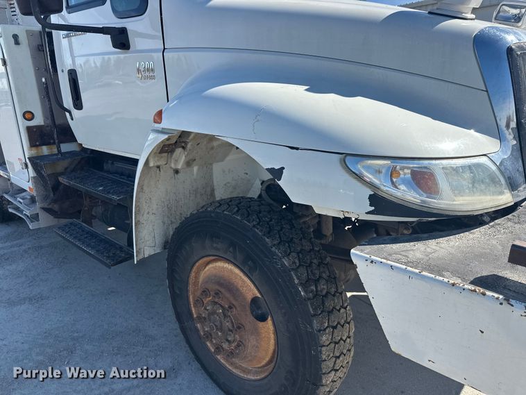 image for item FK1845 2006 International 4300 bucket truck