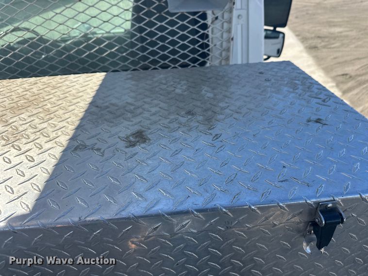 image for item FK1845 2006 International 4300 bucket truck