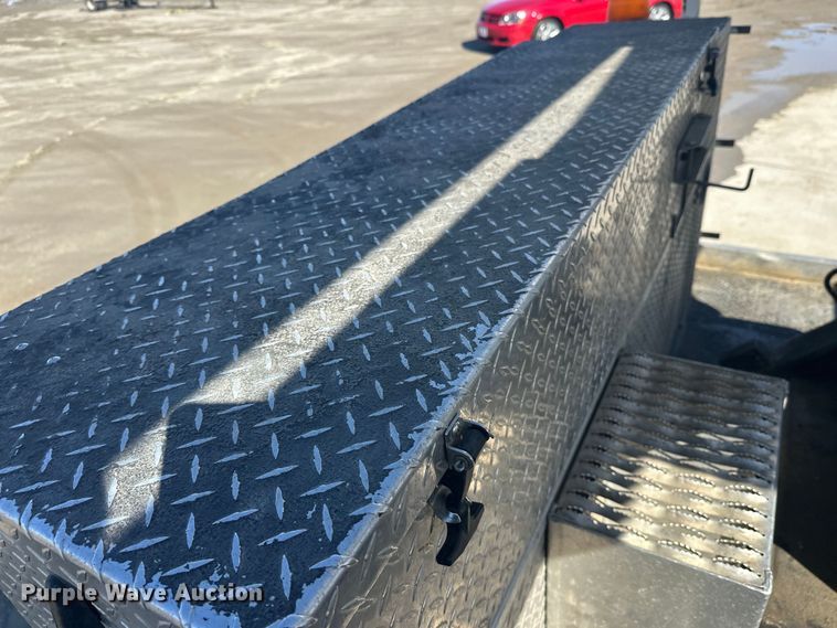 image for item FK1845 2006 International 4300 bucket truck