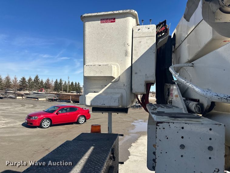 image for item FK1845 2006 International 4300 bucket truck