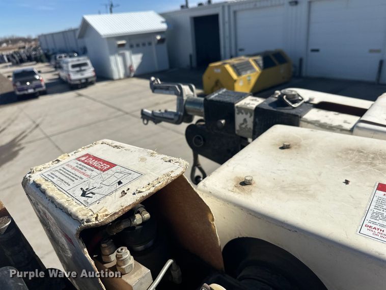 image for item FK1845 2006 International 4300 bucket truck