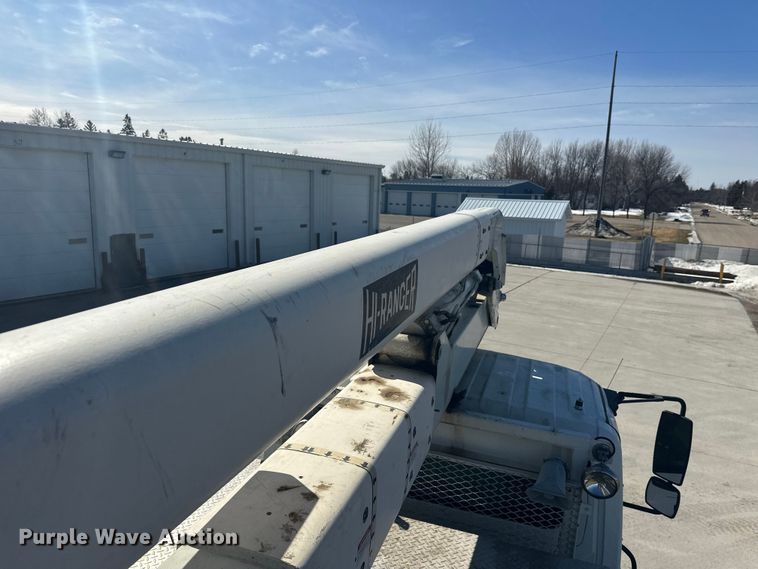 image for item FK1845 2006 International 4300 bucket truck