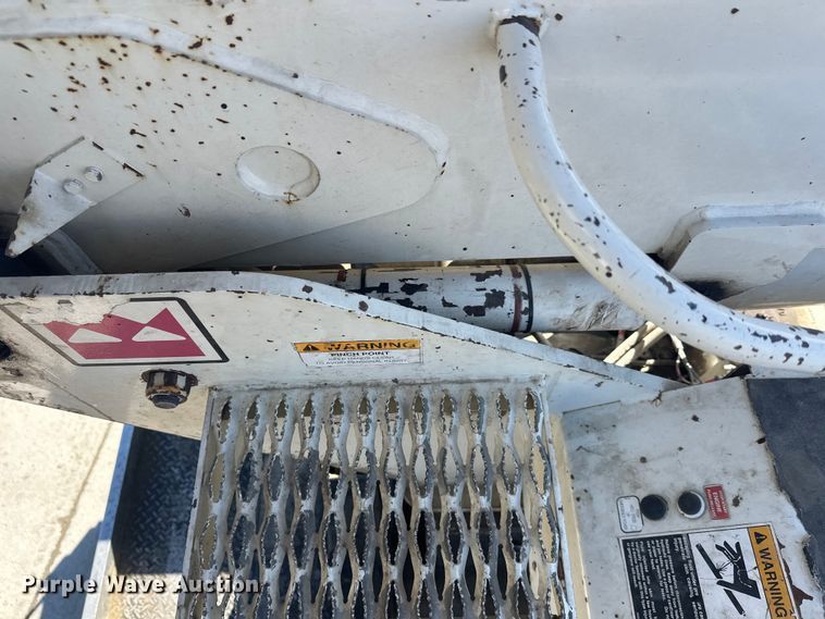 image for item FK1845 2006 International 4300 bucket truck